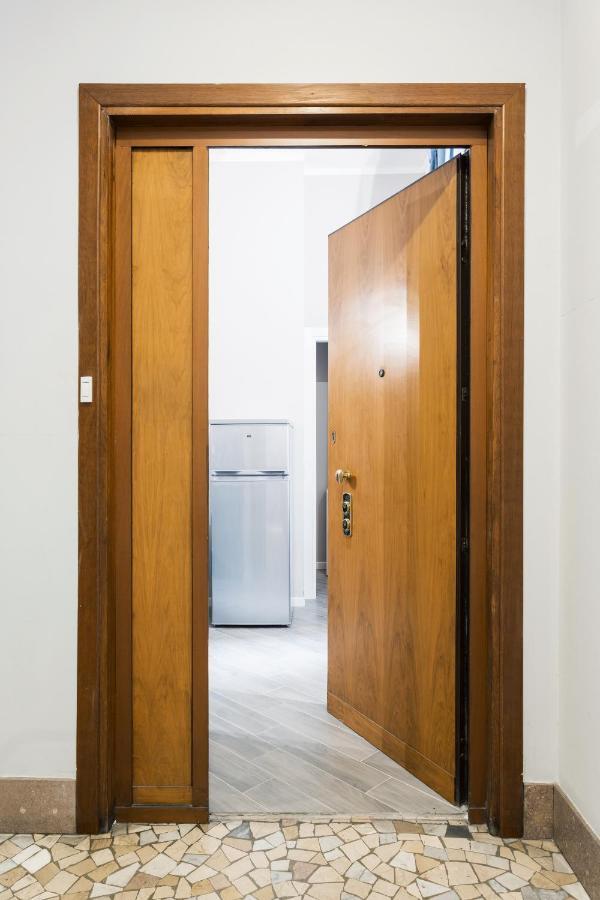 Cozy And Warm 1 Bedroom - Via Sapeto Apartment Mailand